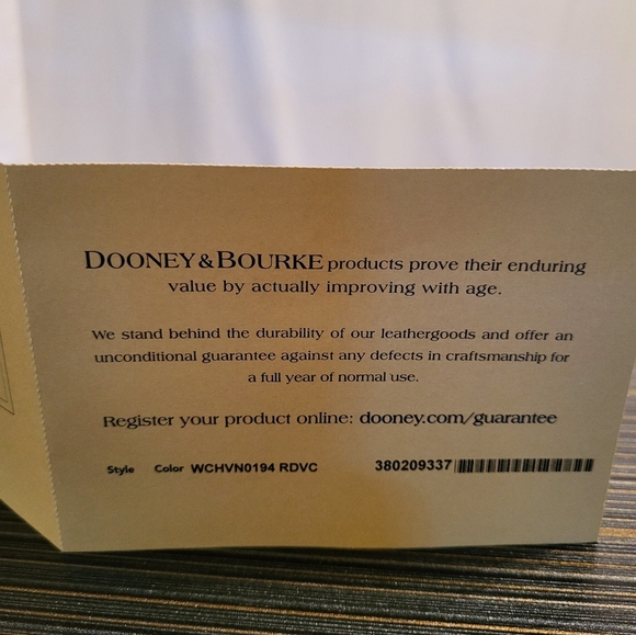 DOONEY & BOURKE RED & WHITE CHEVRON PATTERN COSMETIC BAG OR SMALL CLUTCH NWT - Picture 9 of 9